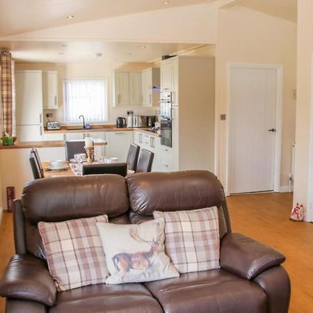 Fabulous Detached Lodge With Hot Tub Two Nights Minimum Stay 布里奇诺斯 外观 照片