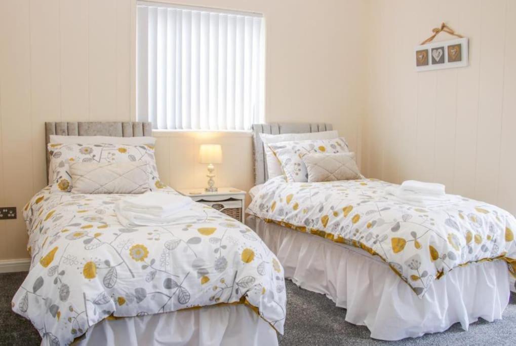 Fabulous Detached Lodge With Hot Tub Two Nights Minimum Stay 布里奇诺斯 外观 照片